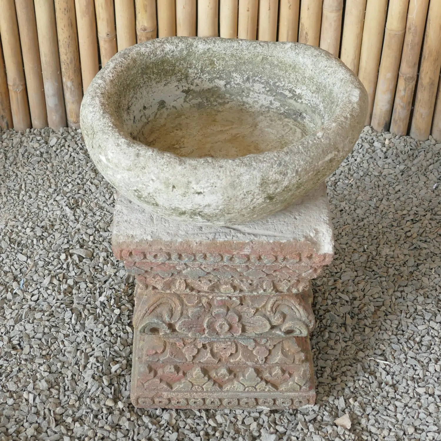  Product image 3 of the product “Balinese Set Stand with pot, made of cement, Total Height 60cm. The Pot has a Dia. of about 40cm with a height of 16cm. The stand has a width of 35 cm and a height of 45cm ”